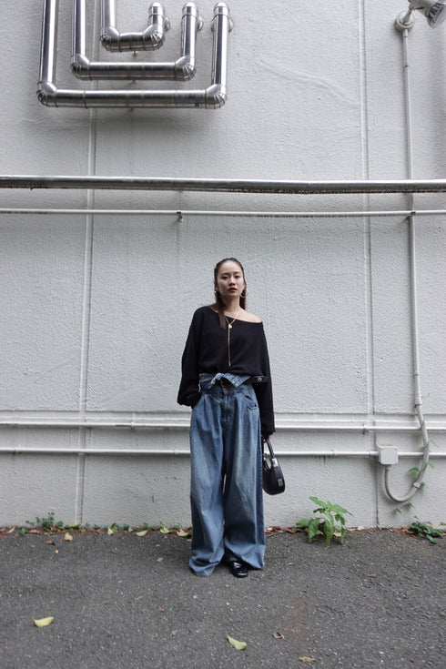 オフショルルーズニット